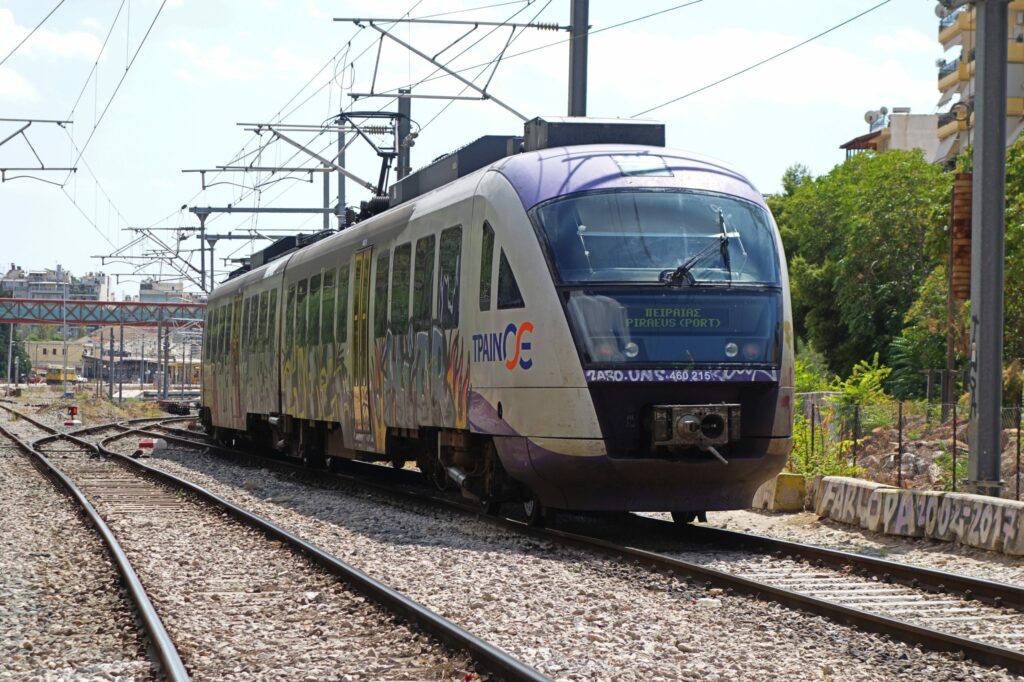 Ξεκινάνε τα δρομολόγια του προαστιακού σιδηροδρόμου της Πάτρας  - Media