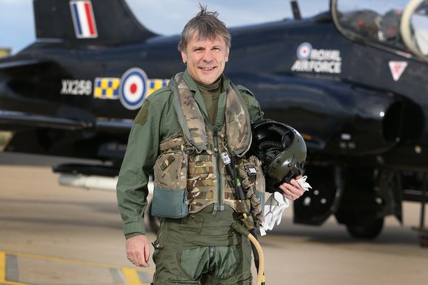 Σμήναρχος της Royal Air Force (RAF) ο Bruce Dickinson! (Photo | Video) - Media