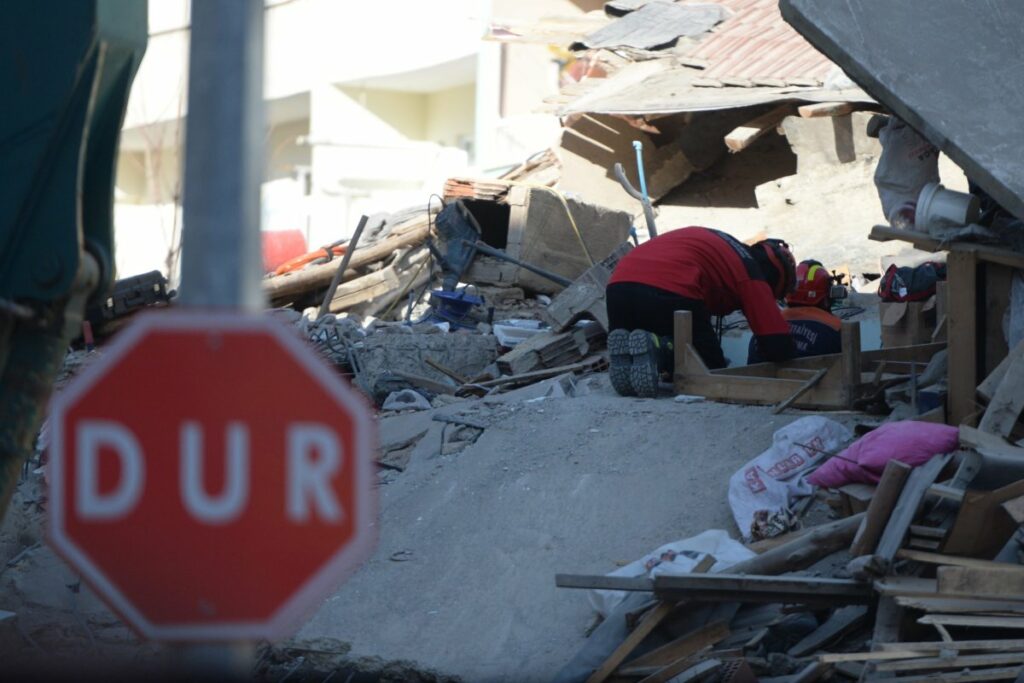 Τούρκος σεισμολόγος: Έρχονται μεγάλοι σεισμοί σε Τουρκία και Ελλάδα - Η αφρικανική πλάκα βυθίζεται πιο γρήγορα - Media