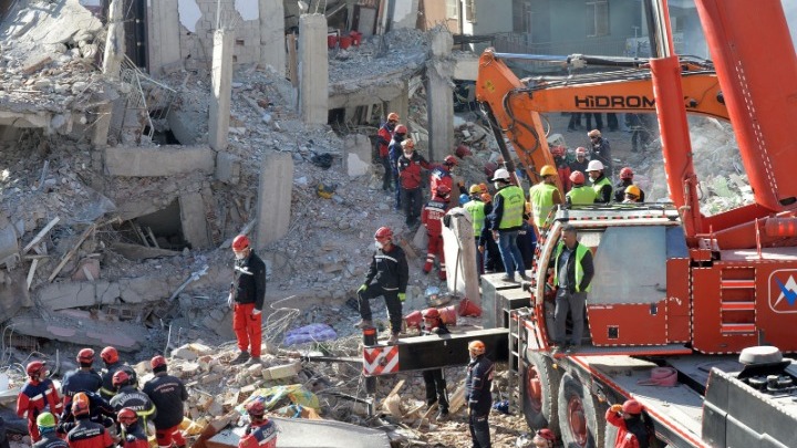 Τουρκία: Έφτασαν τους 38 οι νεκροί από το σεισμό - «Η επιχείρηση οδεύει προς το τέλος» - Media