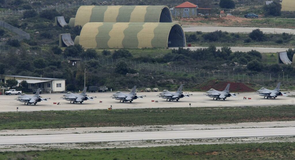 Στη Βουλη η αμυντική συμφωνία Ελλάδας-ΗΠΑ - Media