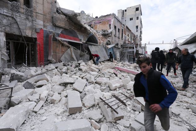 Συρία: Τουλάχιστον 40 νεκροί στους βομβαρδισμούς σε Χαλέπι και Ιντλίμπ - Media