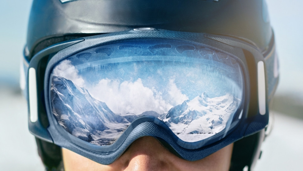 «Καμπανάκι» οφθαλμιάτρων: Η μη χρήση γυαλιών στις χιονισμένες πλαγιές μπορεί να προκαλέσει ακόμα και προσωρινή τύφλωση - Media