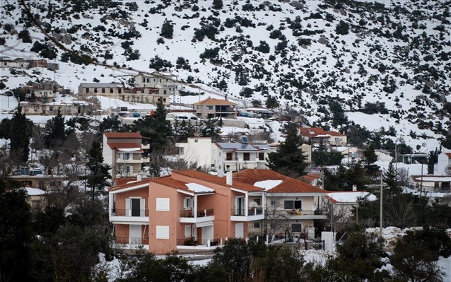 Καιρός: Χιόνια στη Στερεά Ελλάδα, θυελλώδεις άνεμοι στο Αιγαίο και παγετός (χάρτης) - Media