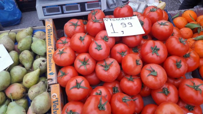 Κρήτη: Έβαλε ταμπέλα για να μην του… ζουλάνε τις ντομάτες (Photo) - Media