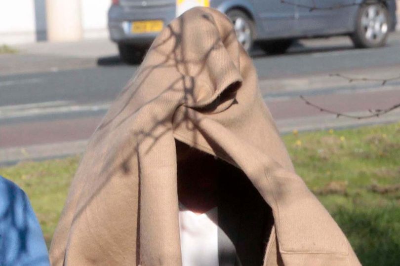 Σκότωσε το μωρό που υιοθέτησε πάνω στα νεύρα της (Photos) - Media