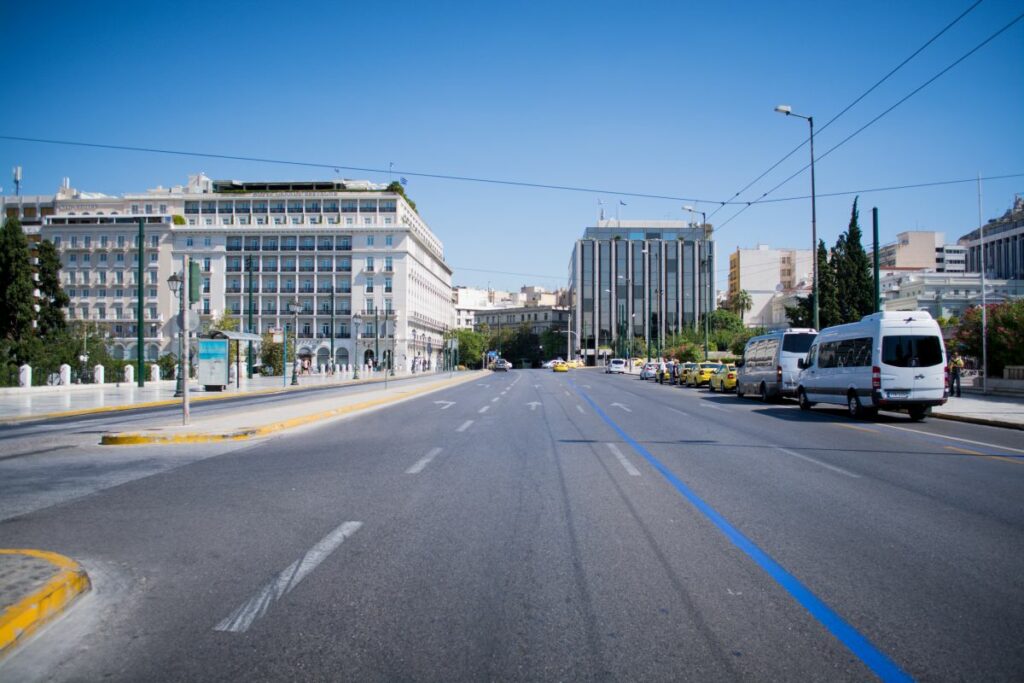 Γερμανός προκάλεσε «εικονικό μποτιλιάρισμα» άδειου δρόμου στα Google Maps (Video) - Media