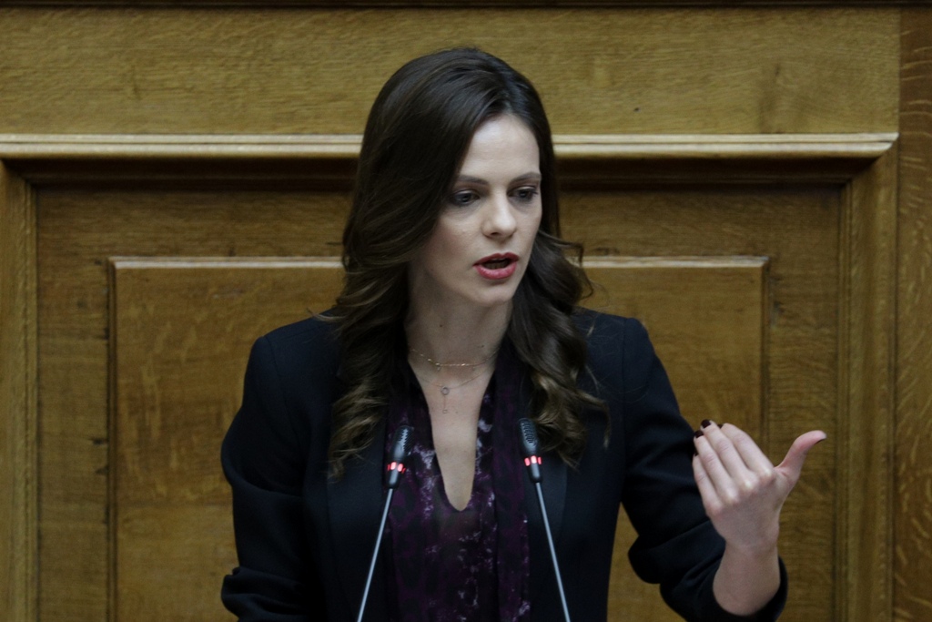 Αχτσιόγλου: «8,5 δισ. τα προσωρινά και 3 δισ. τα μόνιμα μέτρα του ΣΥΡΙΖΑ» - Media