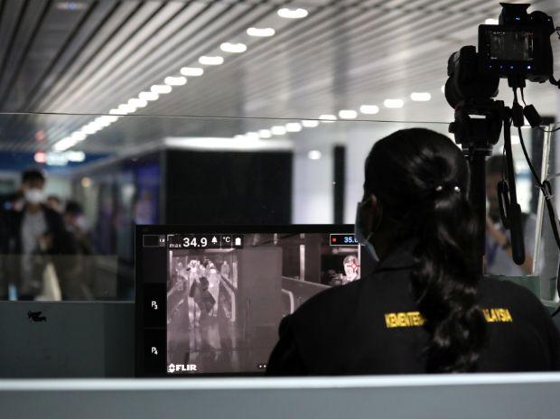 Κορονοϊός: «Σε τρεις με τέσσερις εβδομάδες φθάνει στην Ελλάδα», λέει καθηγητής Ιολογίας - Media