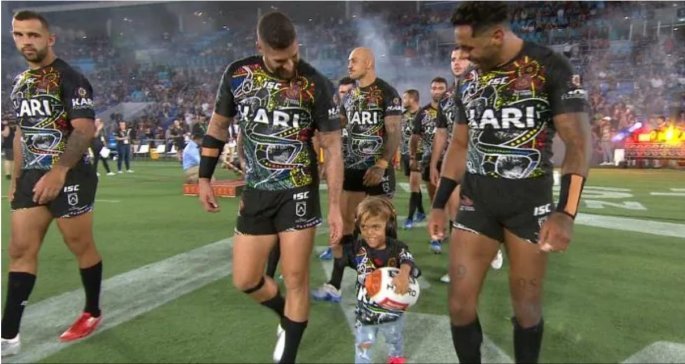 Το πιο γλυκό αγοράκι του κόσμου: Δάκρυα χαράς για τον μικρούλη που ήθελε να αυτοκτονήσει λόγω μπούλινγκ (Video) - Media