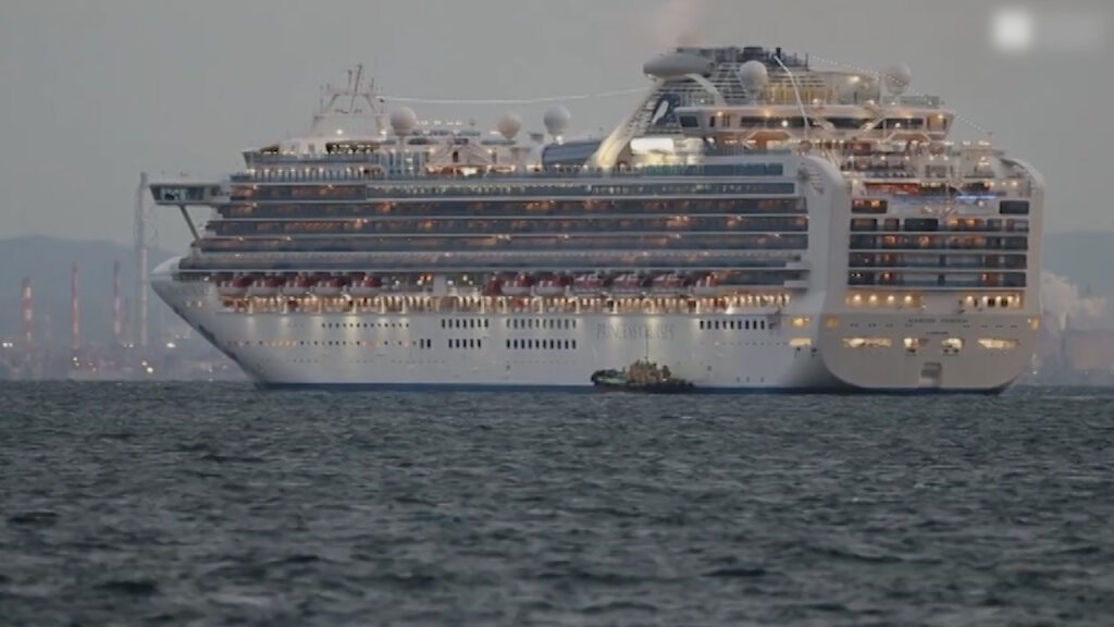 Κορονοϊός: Τρία κρουαζιερόπλοια σε καραντίνα - Θρίλερ για χιλιάδες φοβισμένους και εξαγριωμένους επιβάτες (Photos/Video) - Media