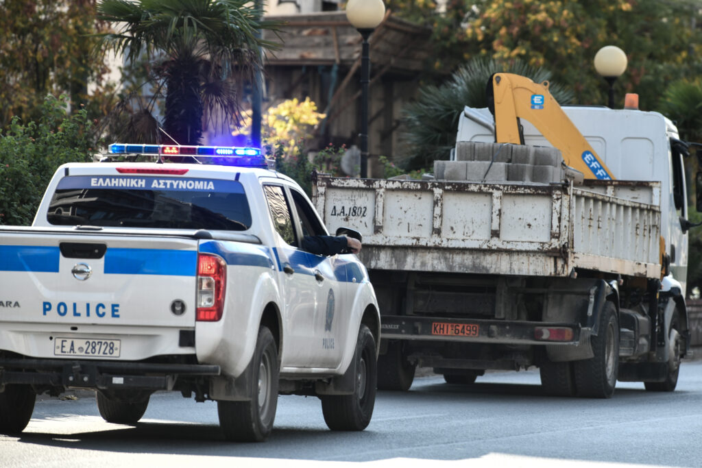 ΕΛΑΣ: Πόσες χιλιάδες ευρώ προτίθεται να δώσει για νέα φορτηγά με... καρότσα και ανακριτικά οχήματα - Media