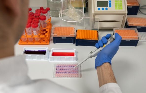 Κορωνοϊός: Τέλη Απριλίου οι πρώτες κλινικές δοκιμές του εμβολίου - Media