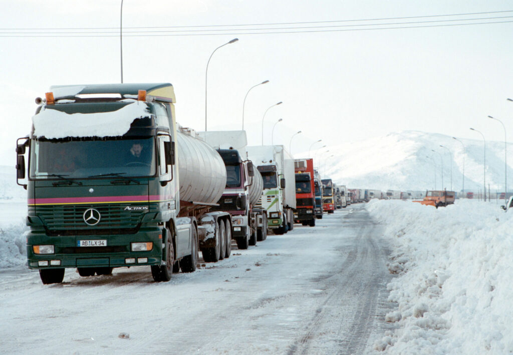 Απαγόρευση κυκλοφορίας των φορτηγών στην Αθηνών-Λαμίας - Media