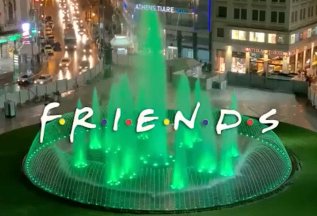 Ο Μπακογιάννης και το… reunion στην Ομόνοια για τα «Φιλαράκια» (Video) - Media