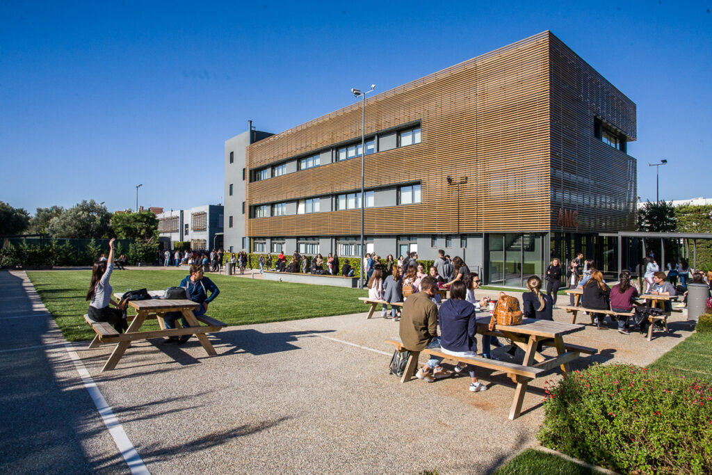 Metropolitan College: Με ηγετικό ρόλο στην ιδιωτική εκπαίδευση - Ζητά ελέγχους και εφαρμογή κανόνων - Media