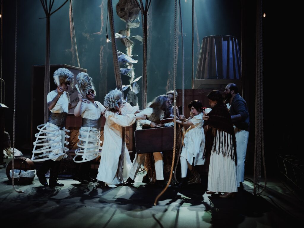 Ενθουσίασε η πρεμιέρα του μιούζικαλ Into the Woods του Στήβεν Σόντχαϊμ στην Εναλλακτική Σκηνή της ΕΛΣ (Photos) - Media