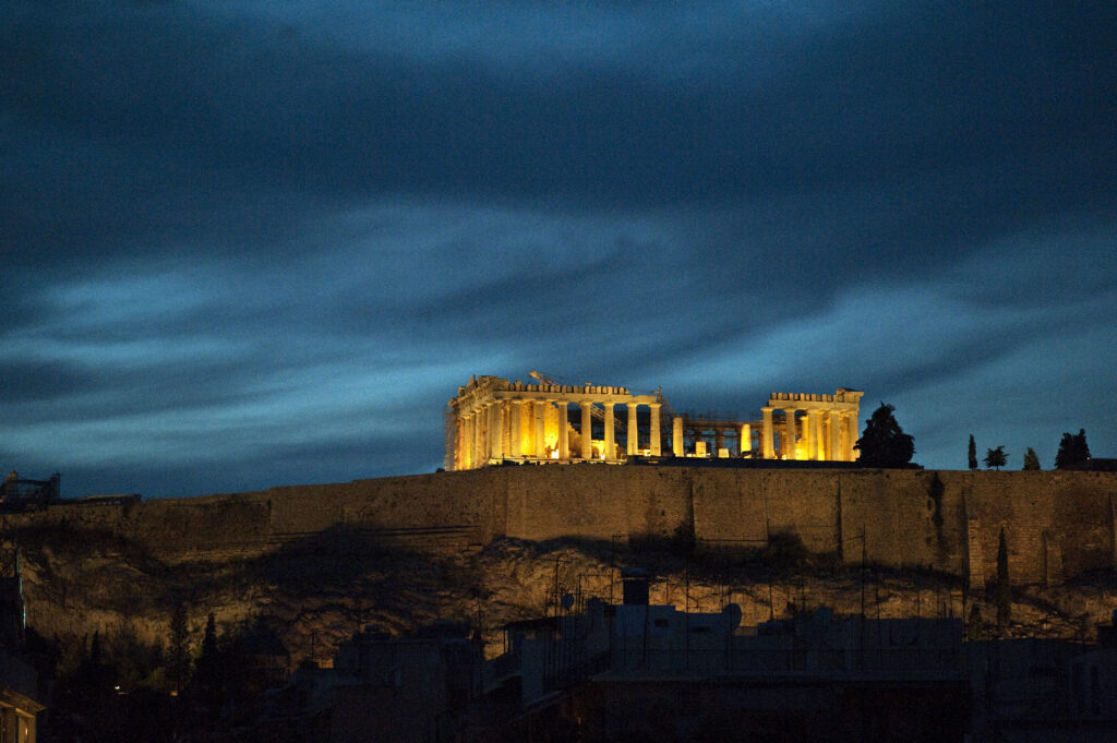 Τρόμος στην Αθήνα: Βρέθηκαν επιγραφές ηλικίας 2.500 ετών που επάνω τους είχαν κατάρες και επικλήσεις νεκρών (Photos) - Media