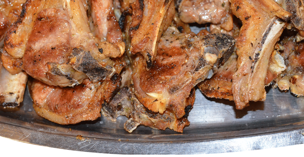 Tρίκαλα:  Βγήκαν για τσιγάρο και τους «έκλεψαν» 80 ευρώ παϊδάκια  - Media