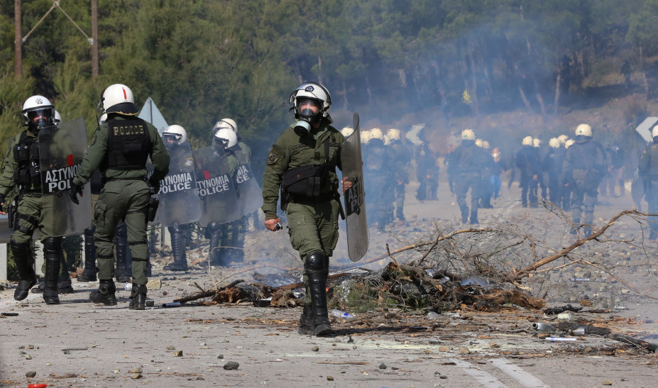 ΕΔΕ για τη συμπεριφορά αστυνομικών σε Χίο, Λέσβο (Video) - Media