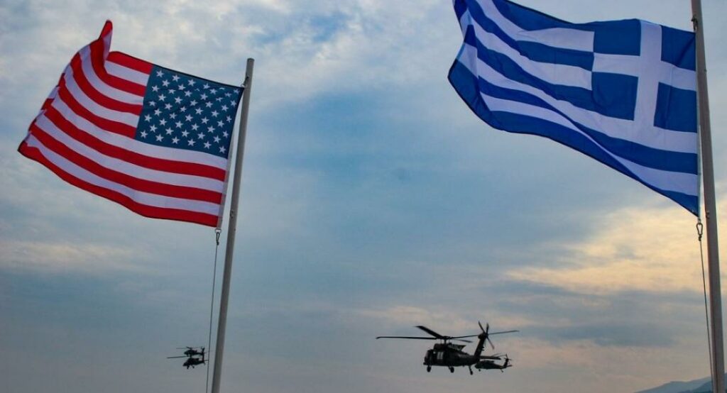 Εντυπωσιακές εικόνες από κοινή στρατιωτική άσκηση Ελλήνων και Αμερικανών στρατιωτών στο Λιτόχωρο - Media