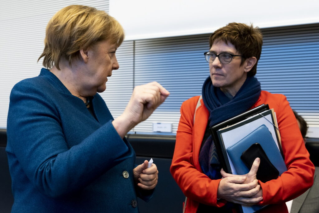 Γερμανία: Διχασμένη η κοινή γνώμη - Η Μέρκελ καγκελάριος μετά την εκλογή νέου αρχηγού του CDU; - Media