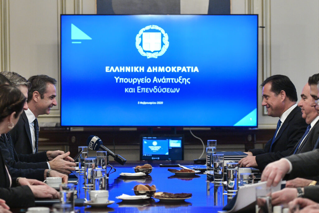 Κορωνοϊός- υπ. Ανάπτυξης: Εκ περιτροπής και εξ αποστάσεως εργασία καθιερώνει ο Άδ. Γεωργιάδης - Media