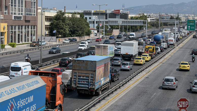 Μποτιλιάρισμα λόγω τροχαίου στην άνοδο του Κηφισού (Live - χάρτης)  - Media