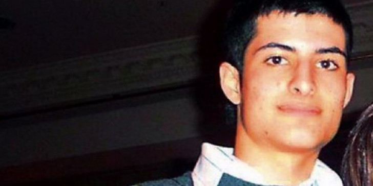 Συνελήφθη με μαχαίρι ο δολοφόνος του 20χρονου Ντουζόν  - Media