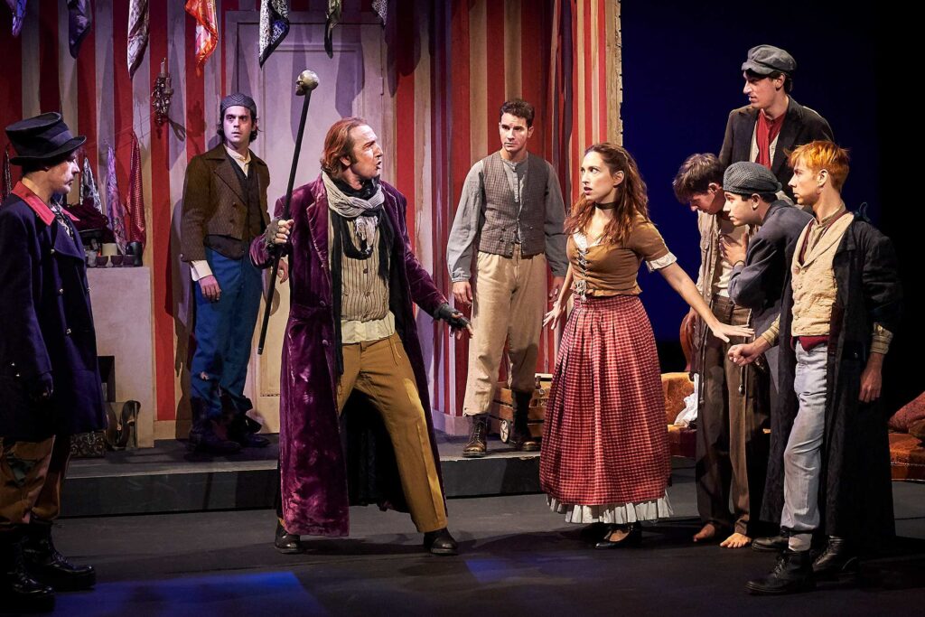 ΟΛΙΒΕΡ ΤΟΥΙΣΤ: Το διάσημο διαχρονικό έργο του Ντίκενς μέχρι και την Κυριακή των Βαΐων στο «ΘΕΑΤΡΟΝ» του Κέντρου Πολιτισμού «Ελληνικός Κόσμος»! - Media