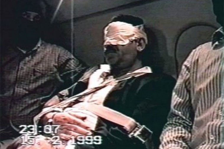 «Σάββα, παιδί μου, πέτα τον έξω»! - Η «επέτειος» της ντροπής (Photo) - Media