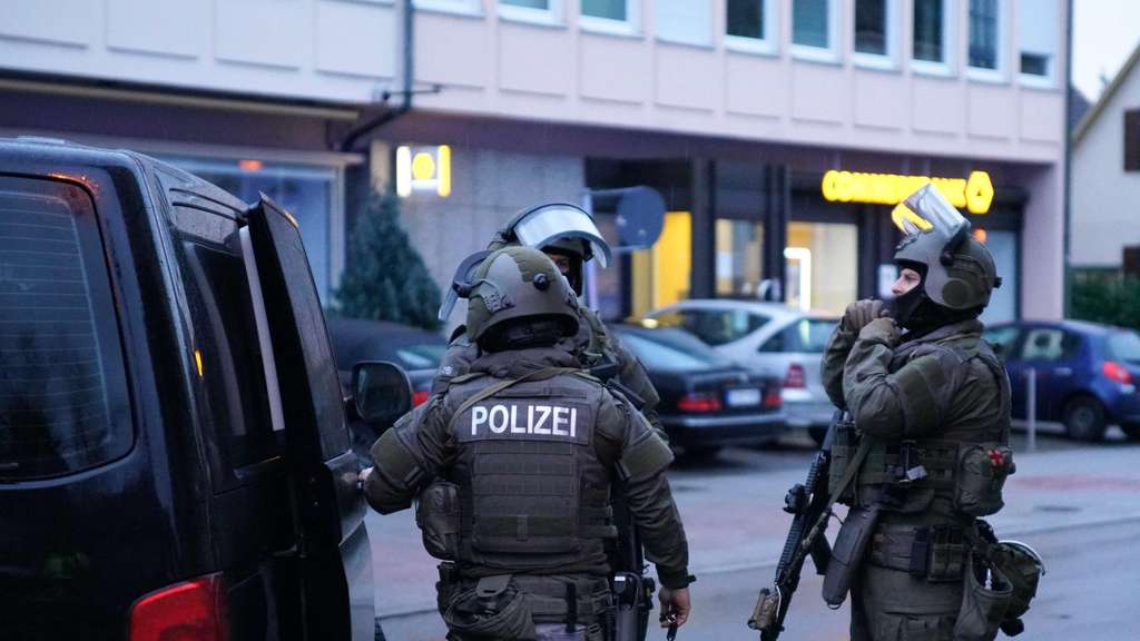 Ακροδεξιοί τρομοκράτες ετοίμαζαν επιθέσεις στη Γερμανία - Συλλήψεις από την αστυνομία - Media
