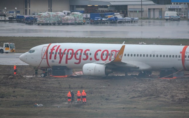 Αεροπλάνο κόπηκε στα τρία στην Κωνσταντινούπολη - Ένας νεκρός και 157 τραυματίες (Videos) - Media