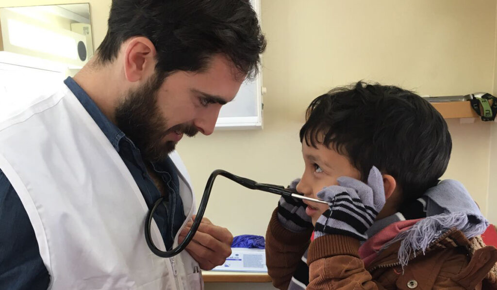 Κυβέρνηση: Δίνει προσωρινό ΑΜΚΑ στους μετανάστες - Έξι μήνες αφού τον κατήργησαν - Media