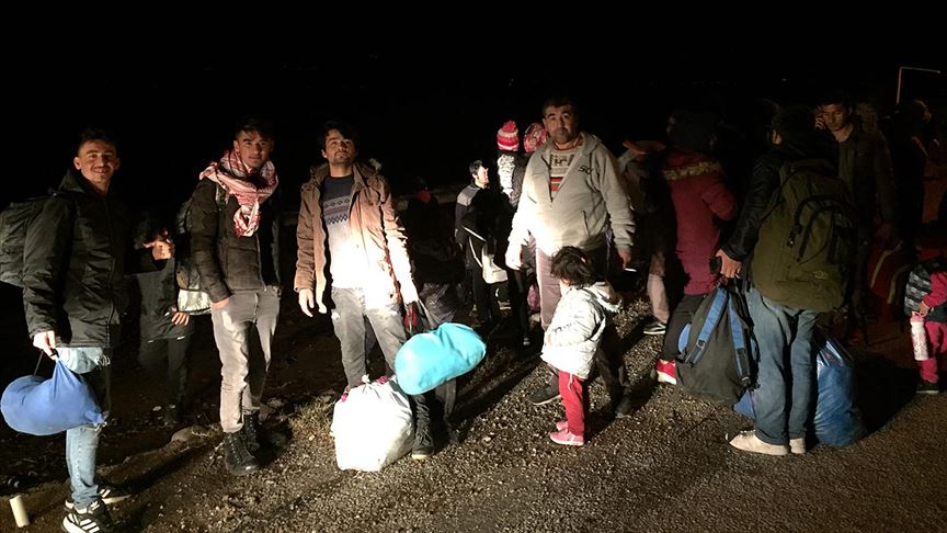 Τουρκία: «Yunanistan-Υunanistan» φωνάζουν πρόσφυγες που κατευθύνονται στα ελληνοτουρκικά σύνορα (Videos) - Media