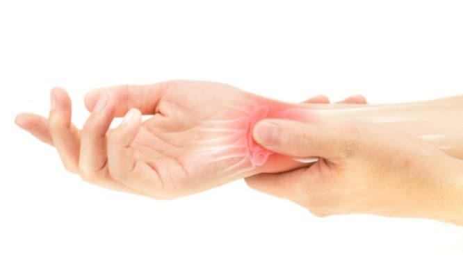 Ρευματοειδής αρθρίτιδα: Προσοχή στα πέντε προειδοποιητικά σημάδια - Media