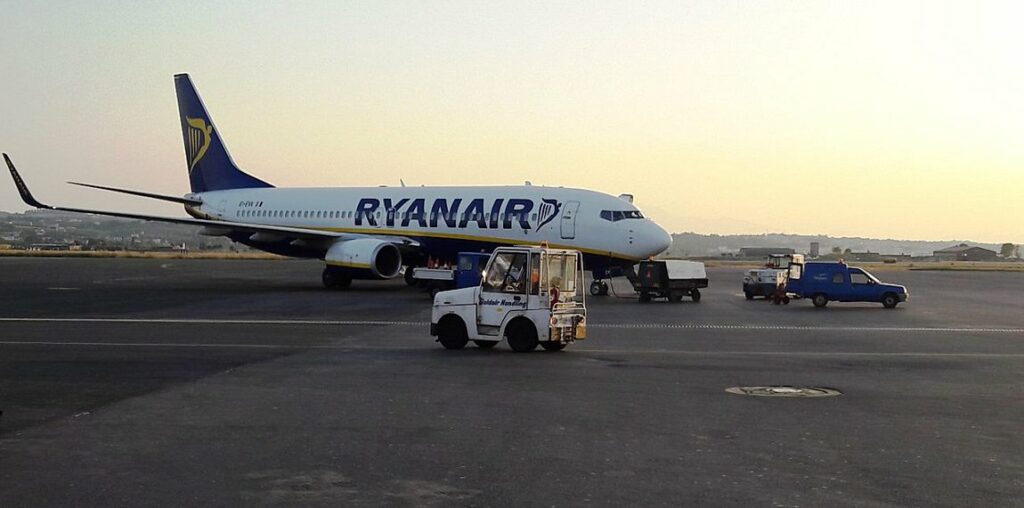 Ακινητοποιημένο για απολύμανση αεροσκάφος της Ryanair στη Θεσσαλονίκη - Media