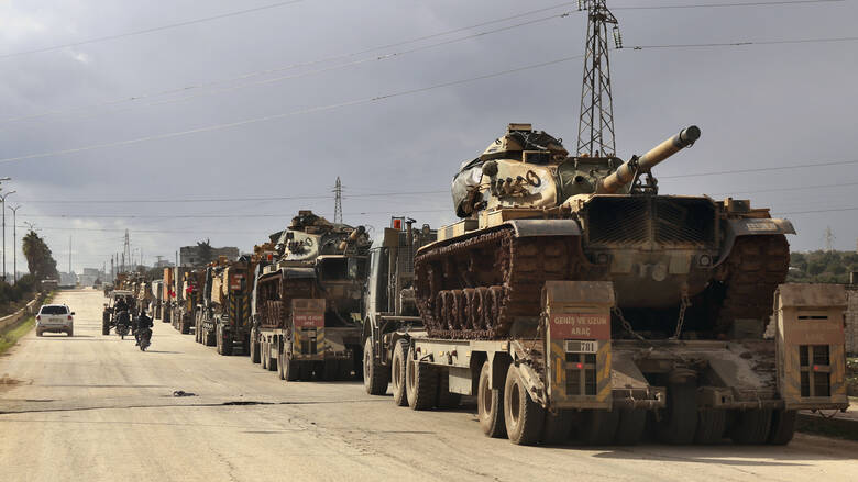 Συρία: Τουρκικά στρατιωτικά οχήματα ενισχύουν τις θέσεις στην Ιντλίμπ - Media