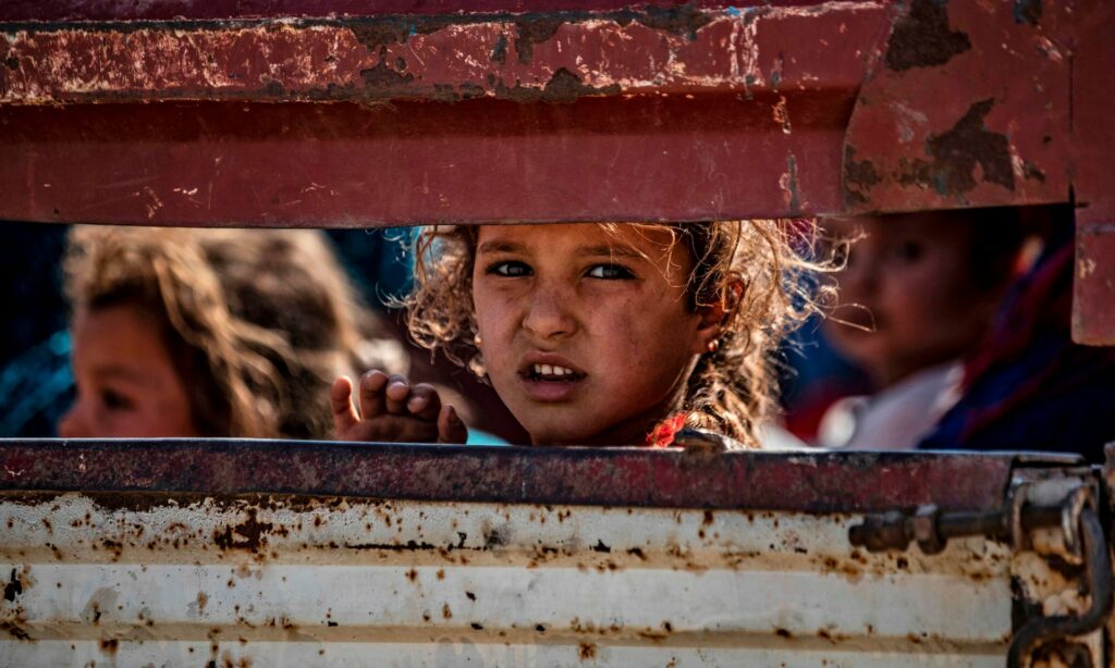 Σχεδόν 700.000 ανθρώπους έχουν εκτοπίσει οι επιθέσεις στη βορειοδυτική Συρία - Media