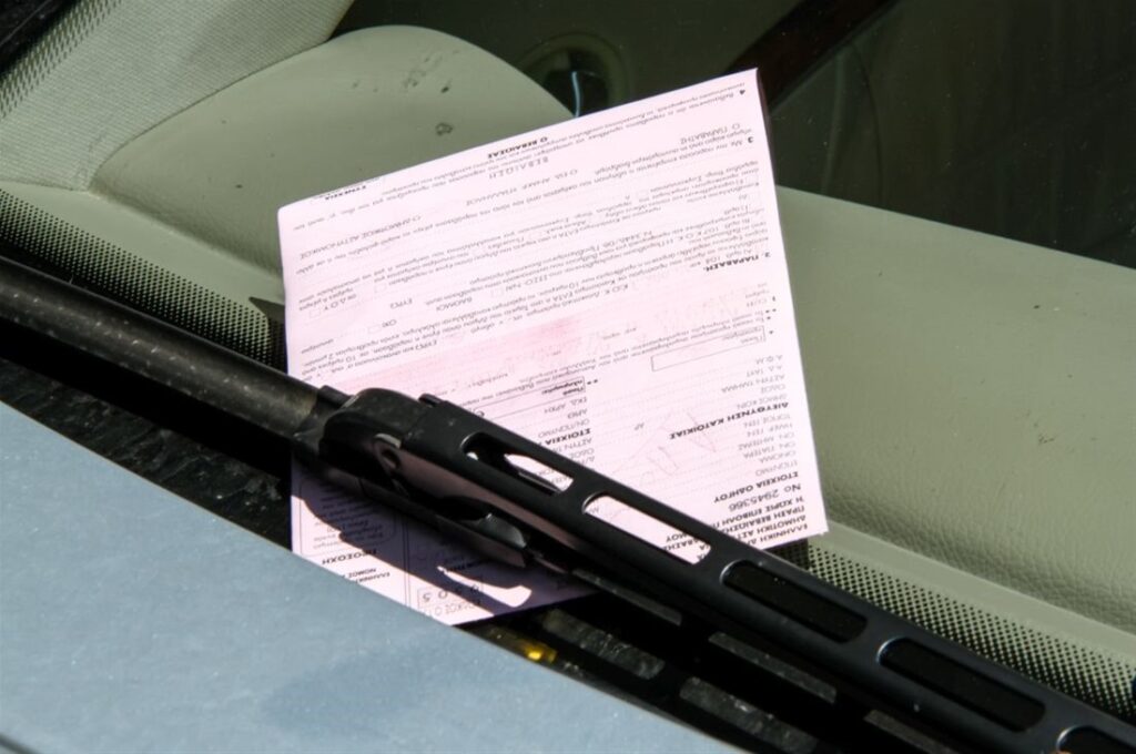 Πληρωμή κλήσεων της τροχαίας με τις επιστροφές φόρου - Media