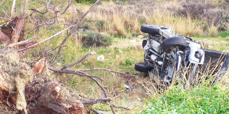 Τροχαίο ατύχημα στο Ηράκλειο Κρήτης - Μητέρα και κόρη κατέληξαν στον γκρεμό - Media