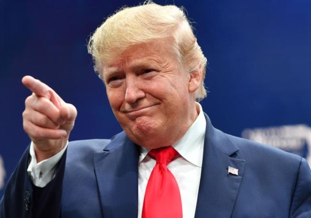 Διχασμένες οι ΗΠΑ - Το 43% των Αμερικανών εγκρίνει την αθώωση Τραμπ - Media