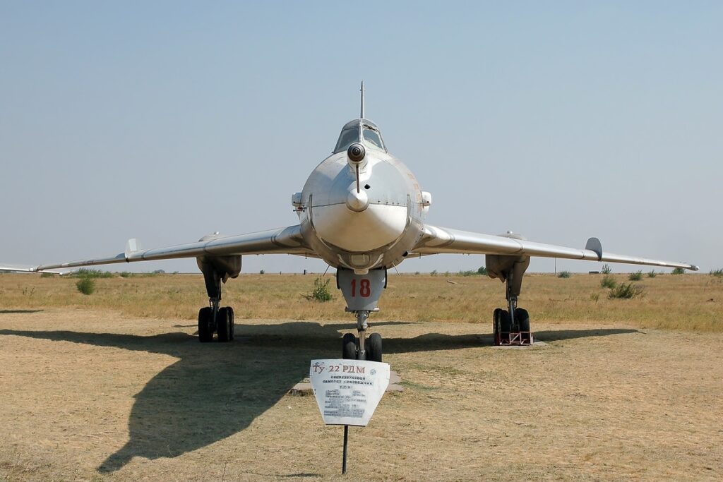 Γιατί το ρωσικό βομβαρδιστικό Tu-22 προκαλεί «πονοκέφαλο» στη Δύση (Photos) - Media