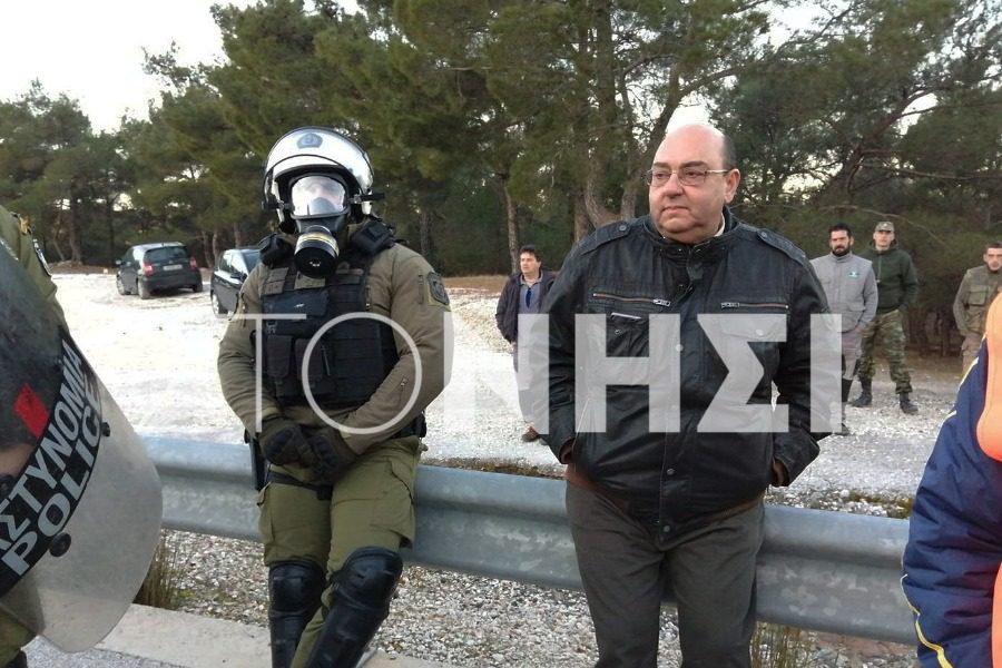 Λέσβος: Άνανδρο πισώπλατο χτύπημα ΜΑΤτζήδων με γκλομπ στο κεφάλι δημάρχου! - Media