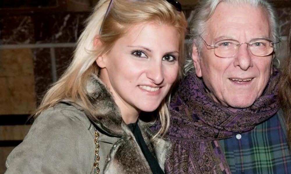 Κώστας Βουτσάς: Η κόρη του, Θεοδώρα αποχαιρετά τον πατέρα της (Photo) - Media