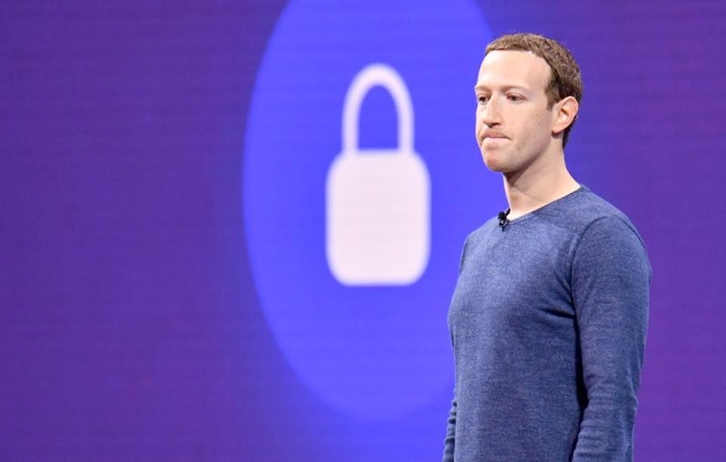Χάκαραν τον λογαριασμό της Facebook στο Twitter - Media