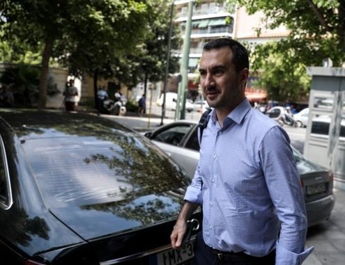 Κόντρα Πέτσα - Χαρίτση για τα γεγονότα στην ΑΣΟΕΕ - Media