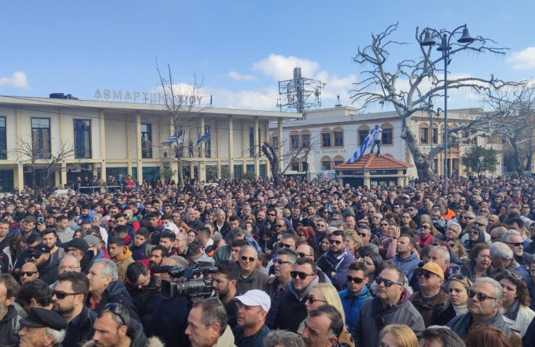 Προσφυγικό: Εκρηκτικό κλίμα στο Β. Αιγαίο - Απεργιακό λουκέτο, διαδηλώσεις και νέα επεισόδια (Photos/Video) - Media