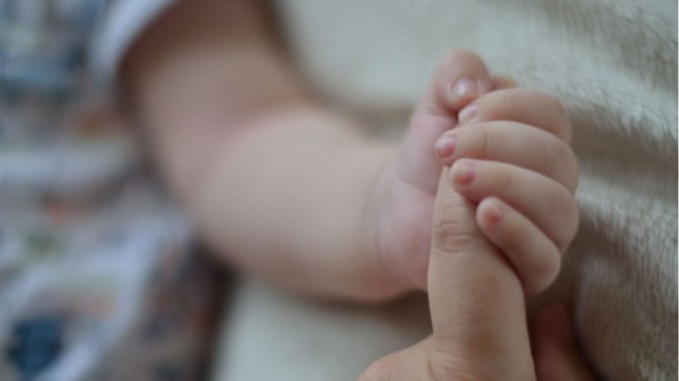 Καστοριά: Θετική στον κορωνοϊό και η μητέρα του βρέφους - Media