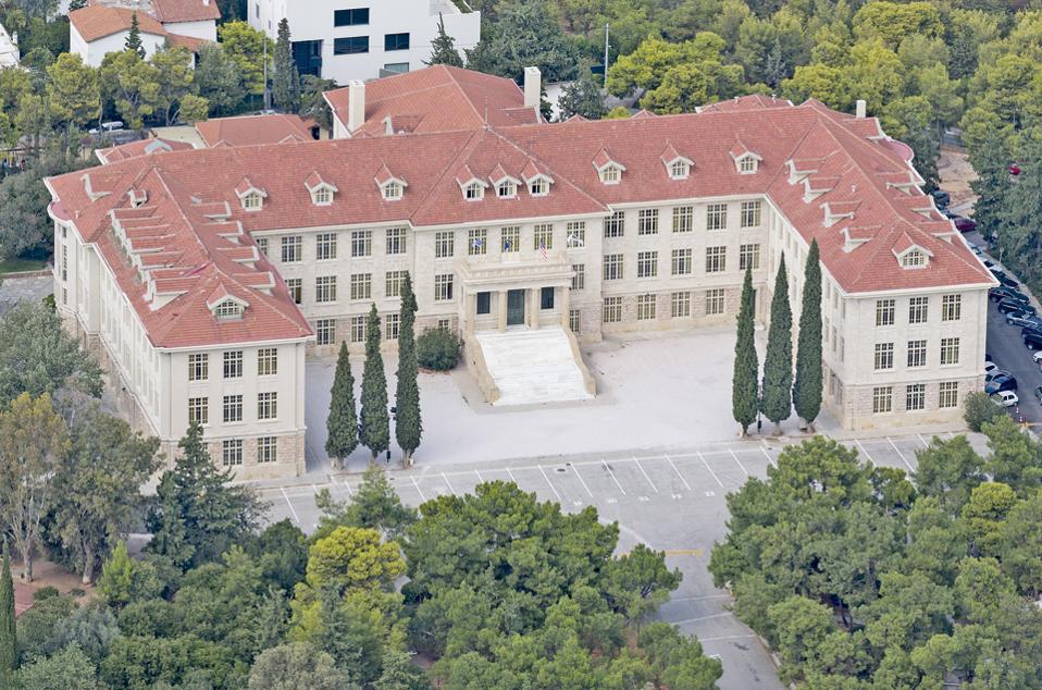 Κορωνοϊός: Κλείνει το Κολέγιο Αθηνών – Επιβεβαιώθηκε κρούσμα σε γονέα - Media